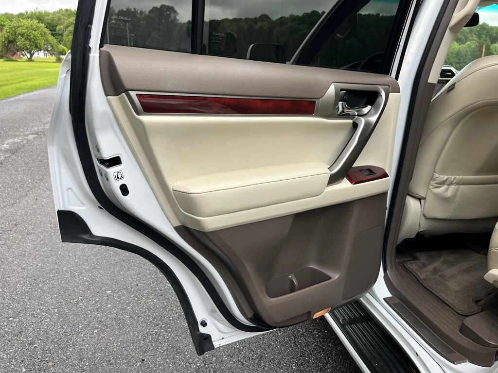 2013 Lexus GX 460 RUST FREE Fully Serviced and Detailed 100 Photos - 23041707 - 66