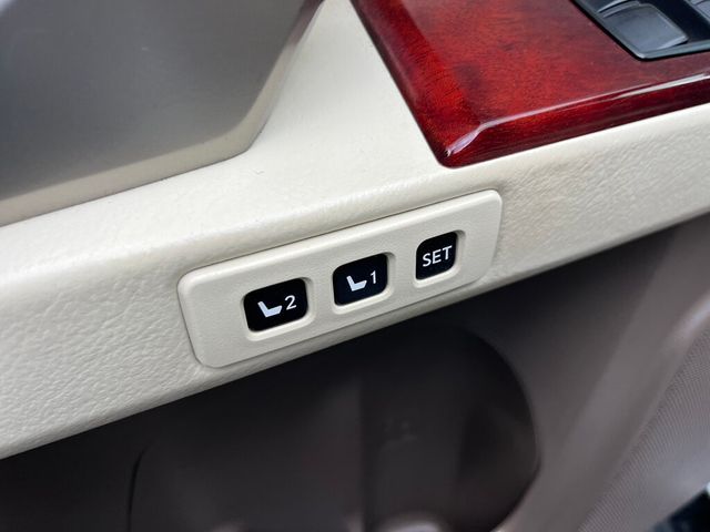 2013 Lexus GX 460 RUST FREE Fully Serviced and Detailed 100 Photos - 23041707 - 68