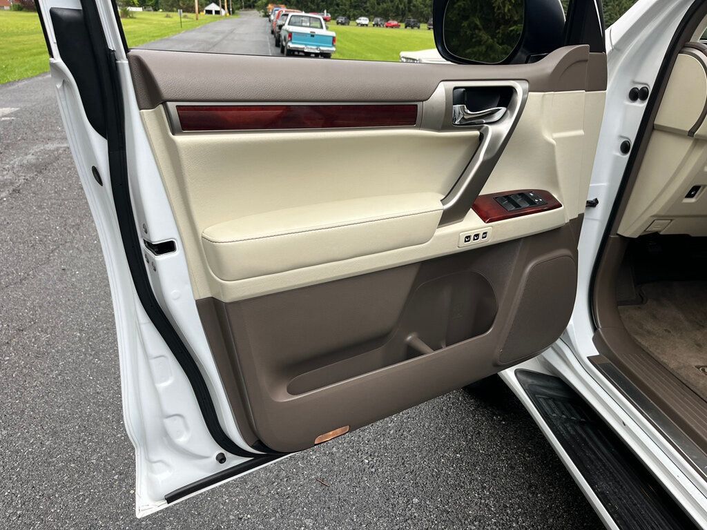 2013 Lexus GX 460 RUST FREE Fully Serviced and Detailed 100 Photos - 23041707 - 69