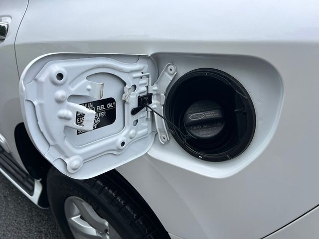 2013 Lexus GX 460 RUST FREE Fully Serviced and Detailed 100 Photos - 23041707 - 74