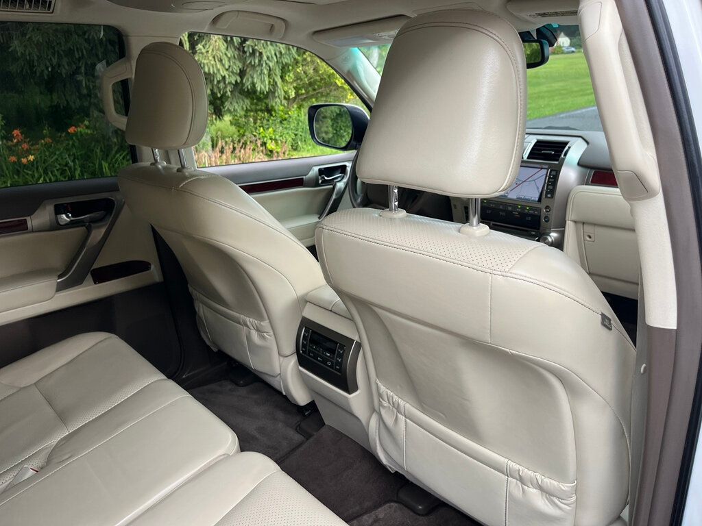 2013 Lexus GX 460 RUST FREE Fully Serviced and Detailed 100 Photos - 23041707 - 83