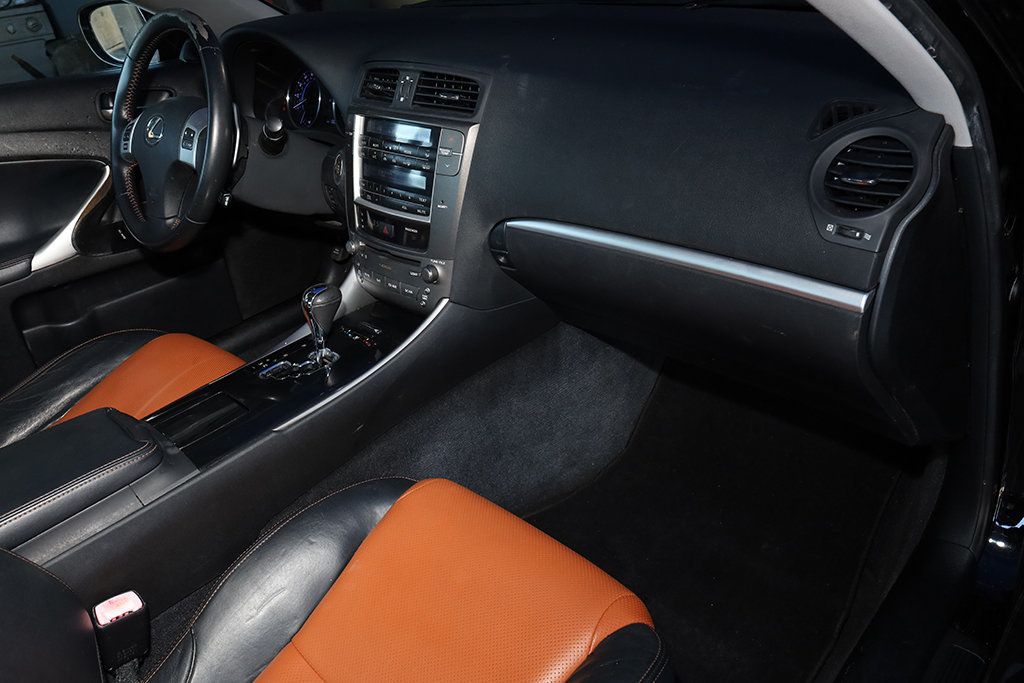 2013 Lexus IS 250 photo 16