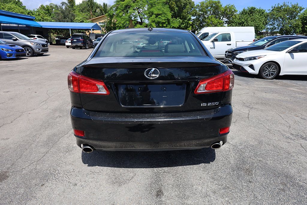 2013 Lexus IS 250 photo 8