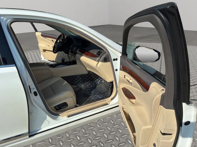 2013 Lexus LS 460 4dr Sedan AWD - 23072099 - 21
