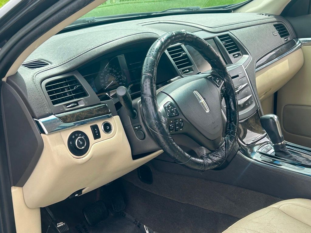 2013 Lincoln MKS 4dr Sedan 3.7L AWD - 22835103 - 19