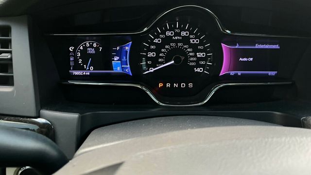 2013 Lincoln MKS 4dr Sedan 3.7L FWD - 22818459 - 8