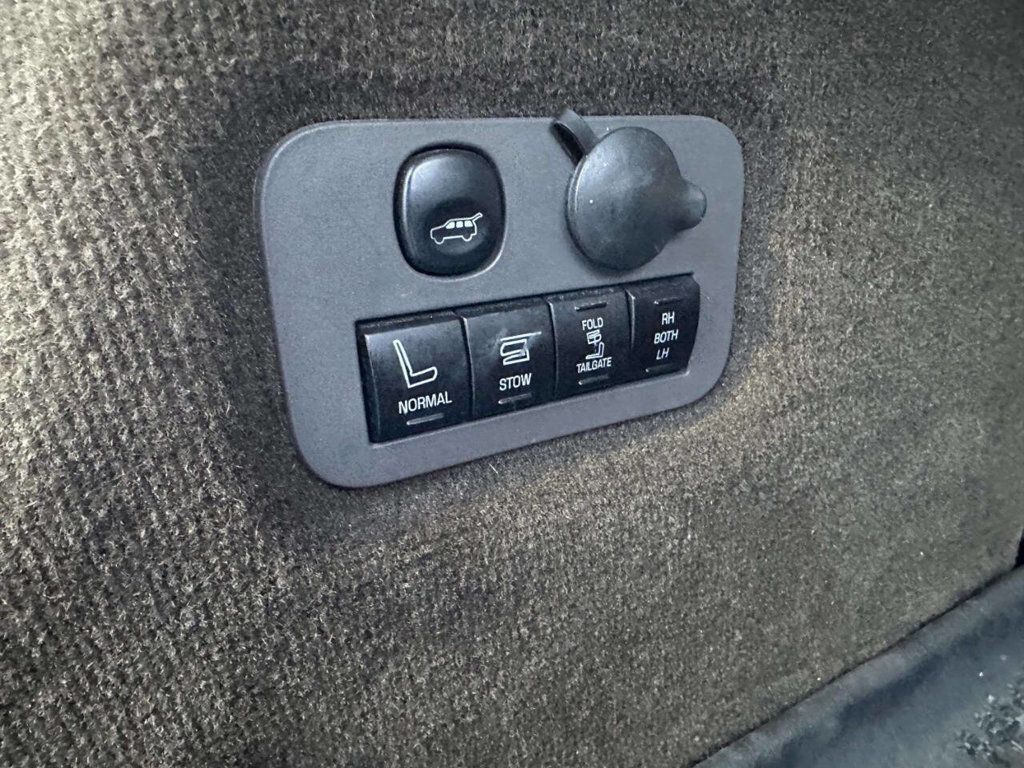 2013 Lincoln MKT 4dr Wagon 3.5L AWD EcoBoost - 23052492 - 11