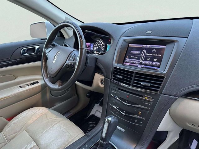2013 Lincoln MKT 4dr Wagon 3.5L AWD EcoBoost - 23052492 - 22