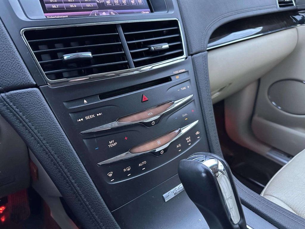 2013 Lincoln MKT 4dr Wagon 3.5L AWD EcoBoost - 23052492 - 30