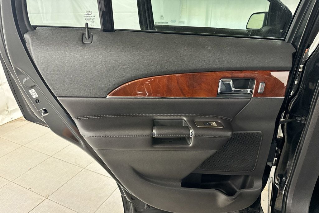 2013 Lincoln MKX Base photo 16