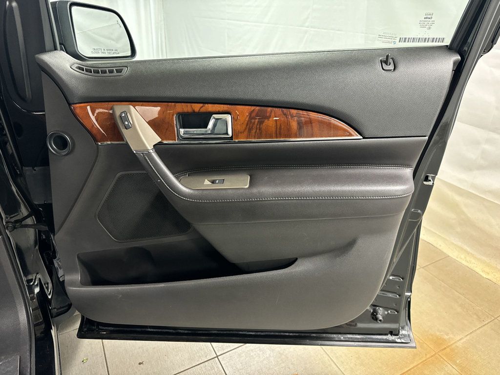 2013 Lincoln MKX Base photo 18