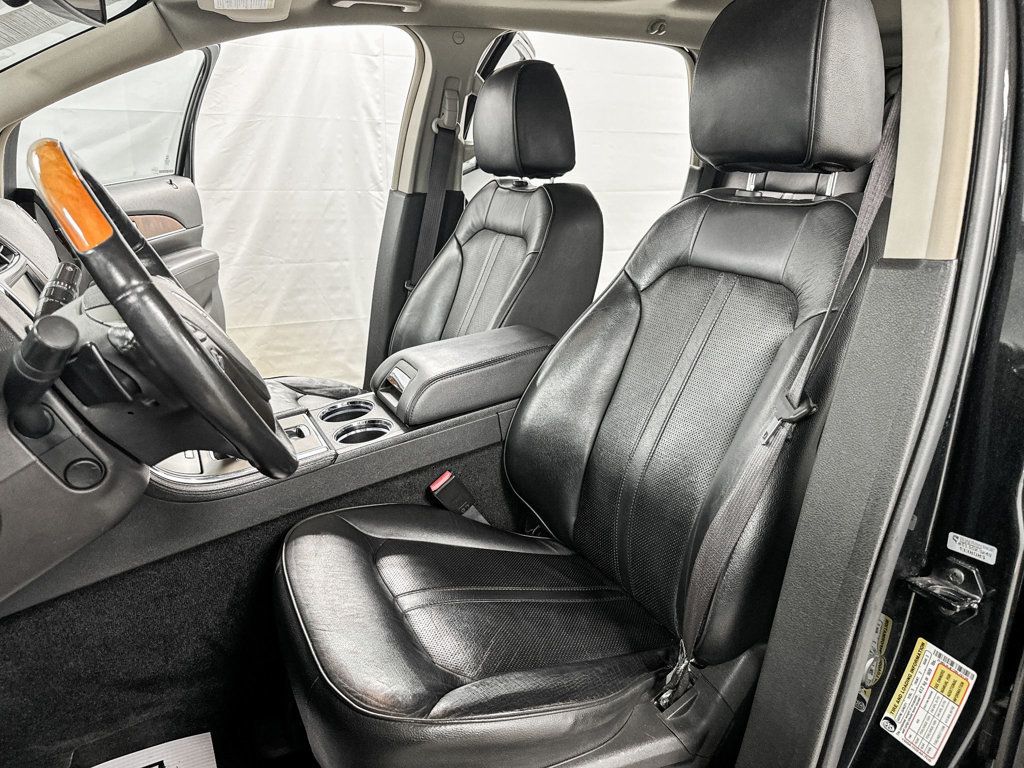 2013 Lincoln MKX Base photo 9