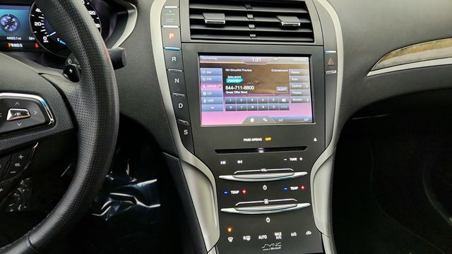 2013 Lincoln MKZ 4dr Sedan AWD with Power Moonroof, Equipment 101A & 19'' Wheels - 22951244 - 17