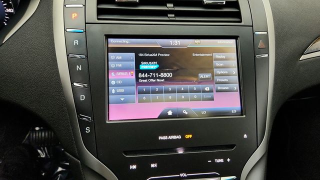 2013 Lincoln MKZ 4dr Sedan AWD with Power Moonroof, Equipment 101A & 19'' Wheels - 22951244 - 18