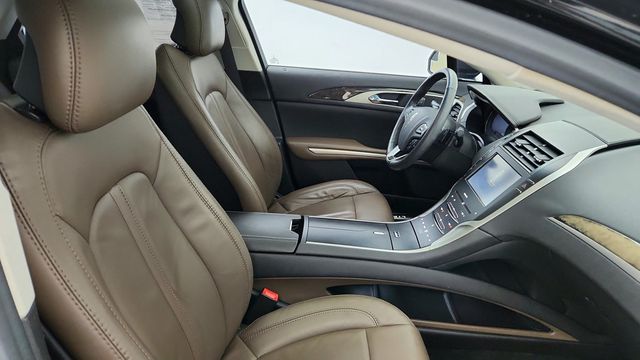 2013 Lincoln MKZ 4dr Sedan AWD with Power Moonroof, Equipment 101A & 19'' Wheels - 22951244 - 23