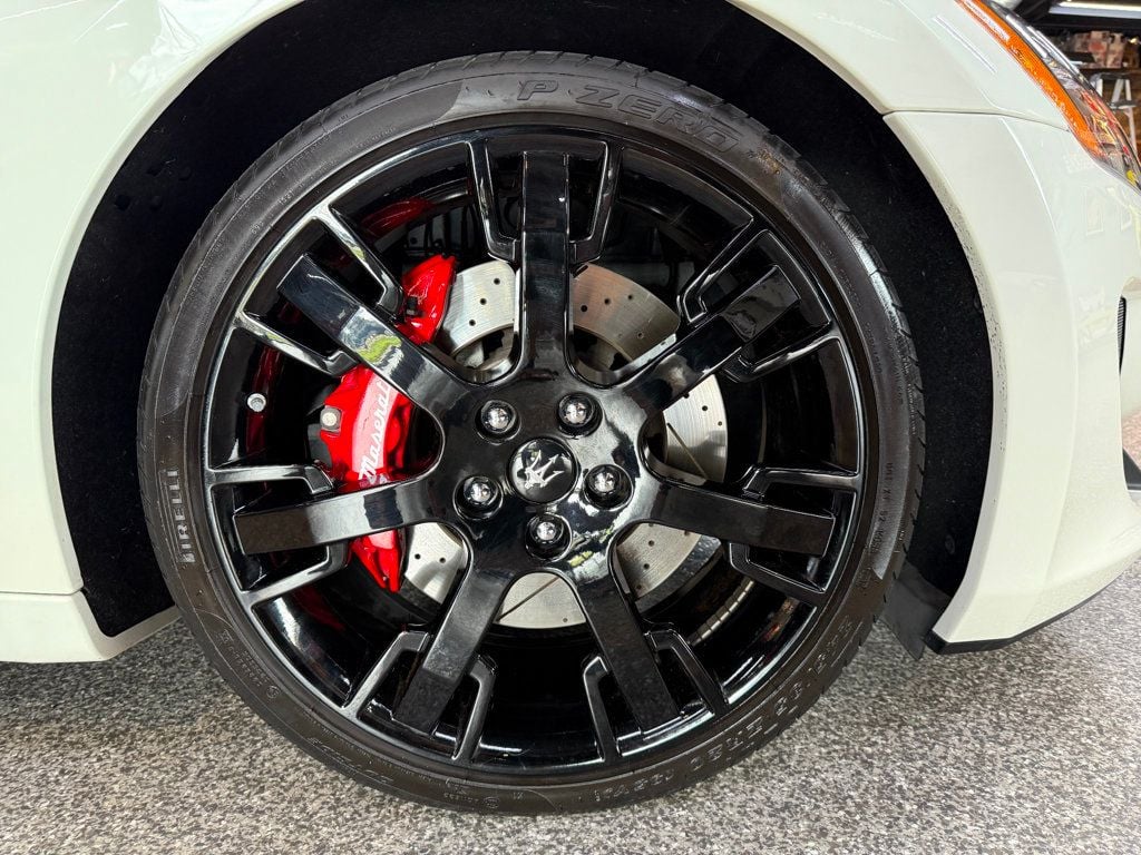 2013 Maserati Granturismo MC photo 12