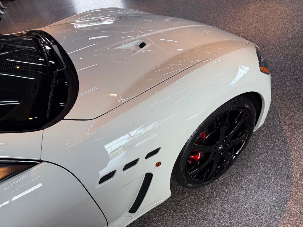2013 Maserati Granturismo MC photo 16