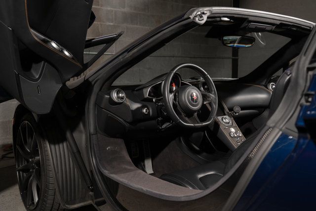 2013 McLaren MP4-12C  - 23062503 - 24