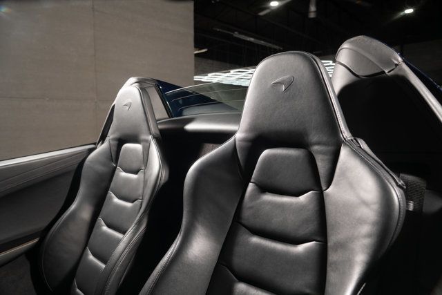 2013 McLaren MP4-12C  - 23062503 - 27
