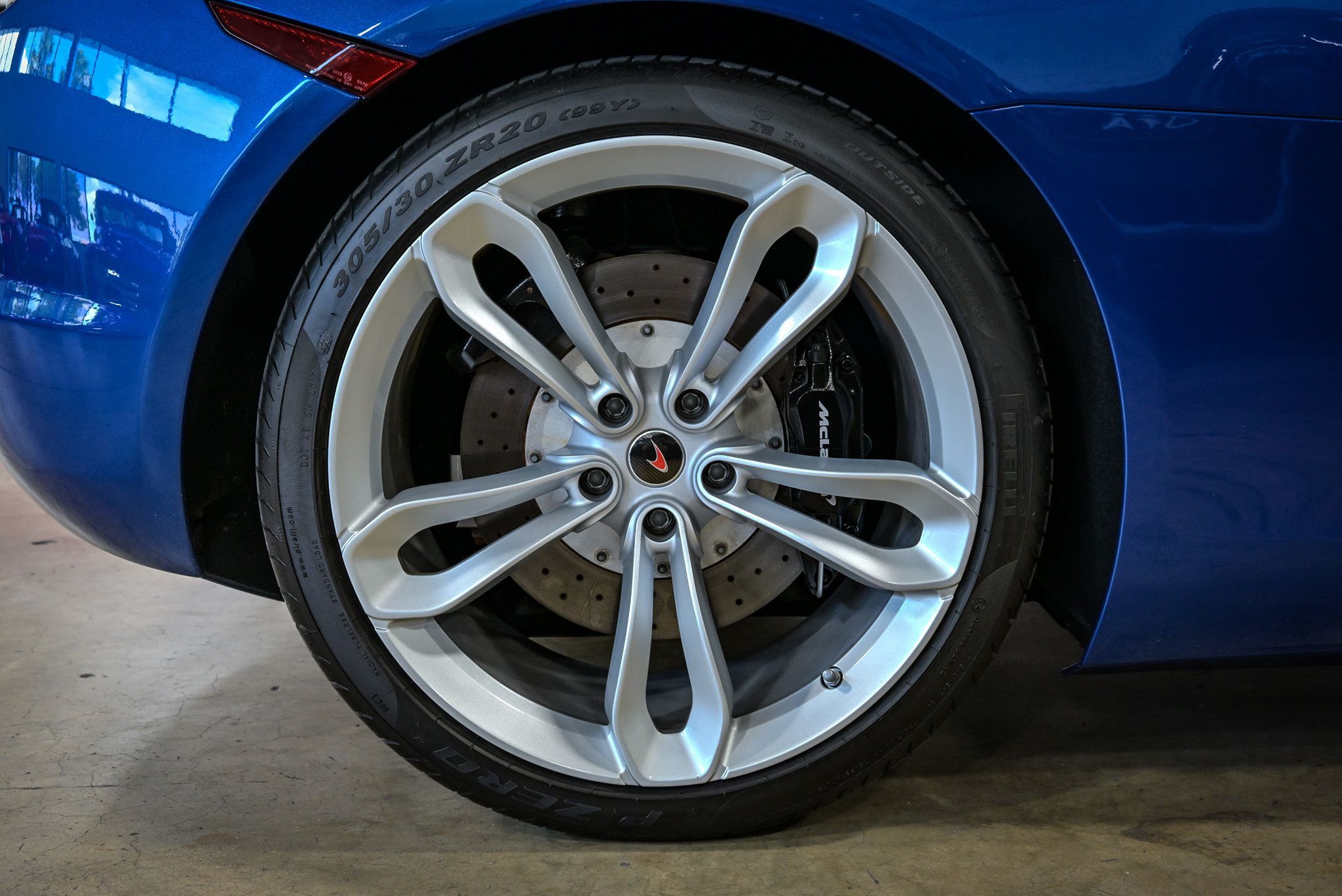 2013 Mclaren MP4-12C photo 16