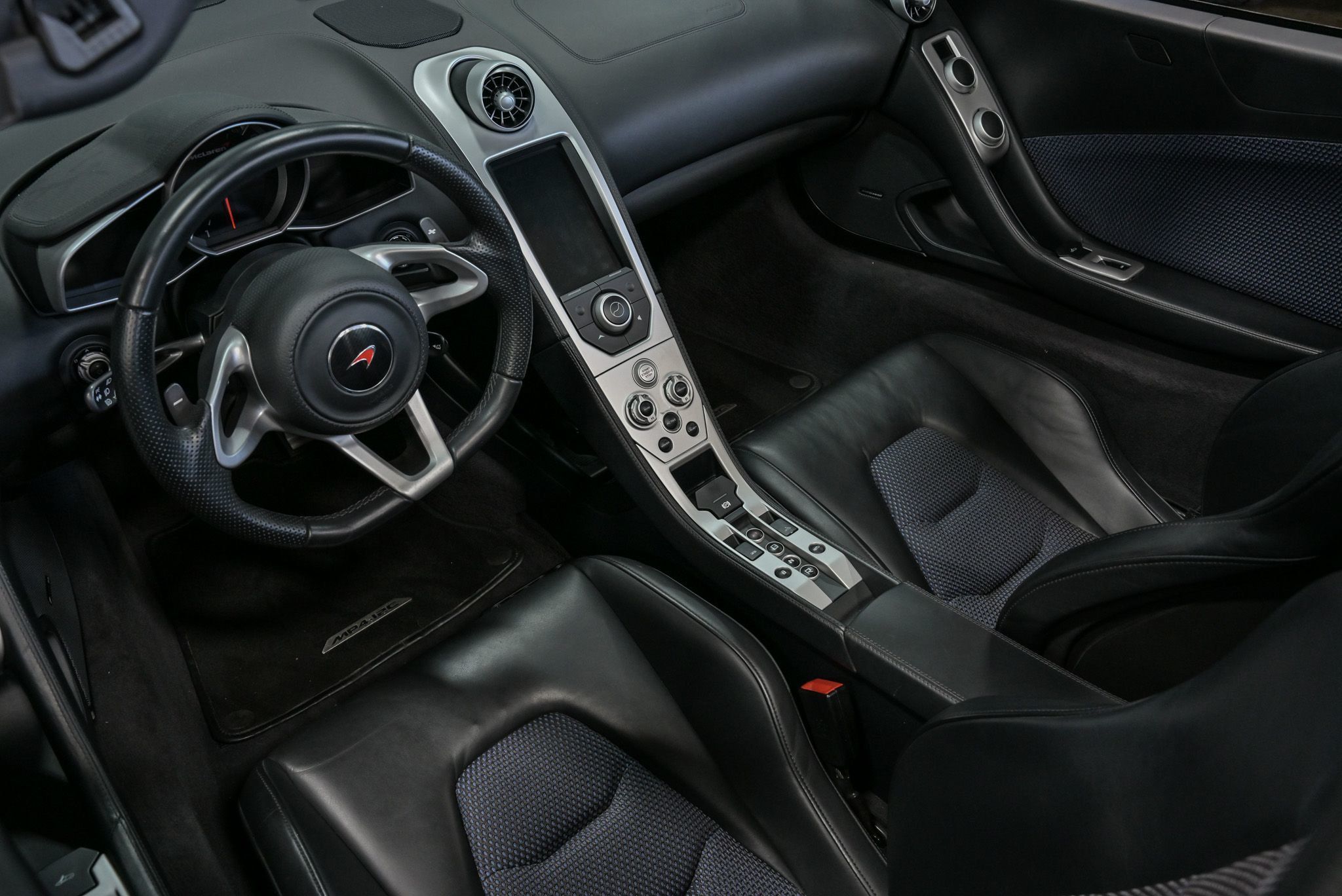 2013 Mclaren MP4-12C photo 19