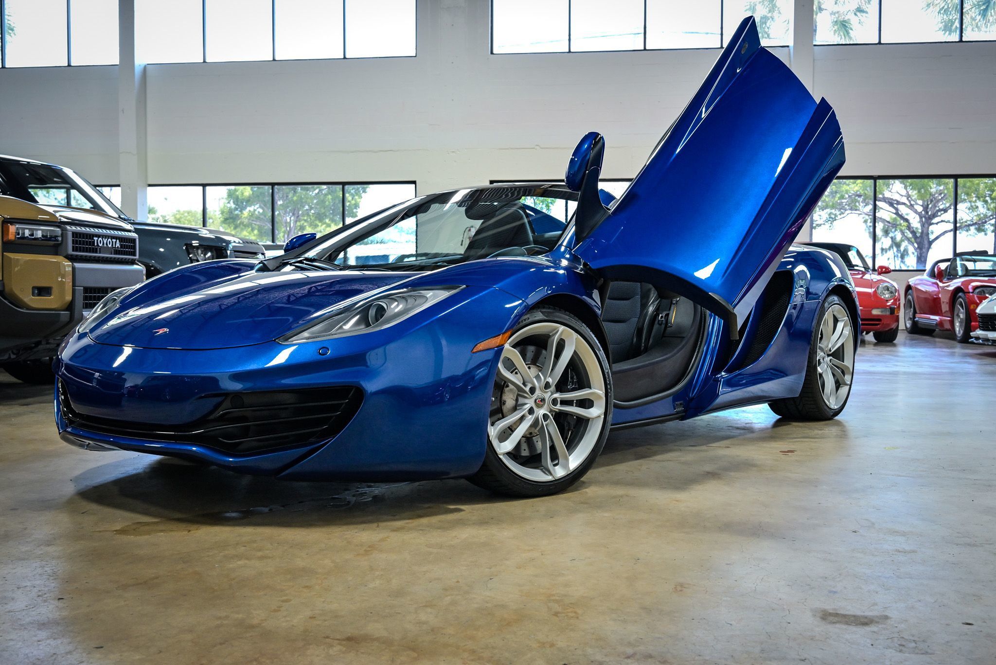 2013 Mclaren MP4-12C photo 2