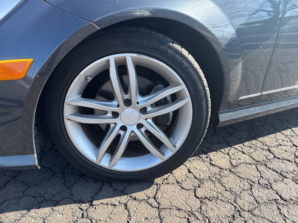 2013 Mercedes-Benz C-Class 4dr Sedan C 250 Sport RWD - 23000430 - 1