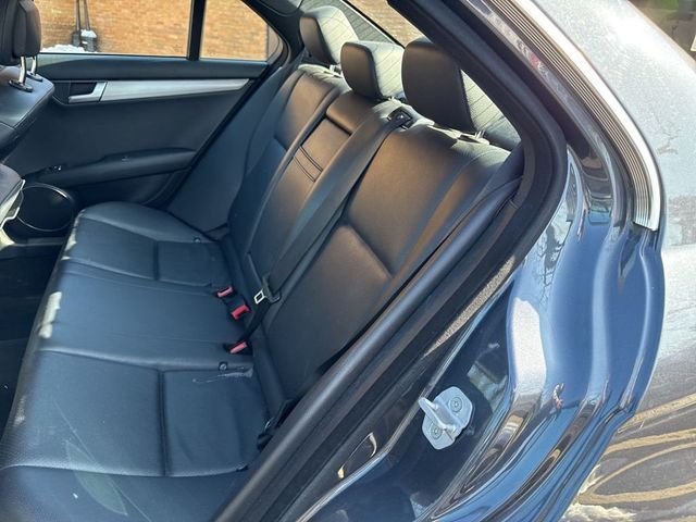 2013 Mercedes-Benz C-Class 4dr Sedan C 250 Sport RWD - 23000430 - 6