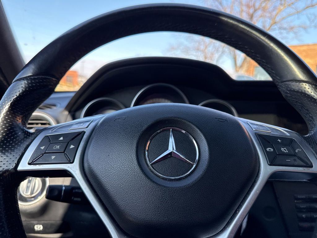 2013 Mercedes-Benz C-Class 4dr Sedan C 250 Sport RWD - 23000430 - 8