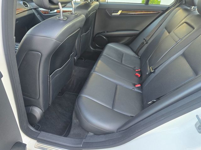 2013 Mercedes-Benz C-Class 4dr Sedan C 300 Sport 4MATIC - 23066696 - 9
