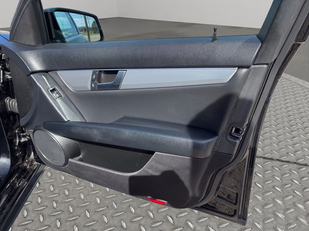 2013 Mercedes-Benz C-Class 4dr Sedan C 300 Sport 4MATIC - 22971382 - 17