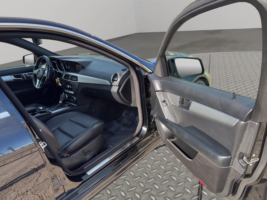 2013 Mercedes-Benz C-Class 4dr Sedan C 300 Sport 4MATIC - 22971382 - 20