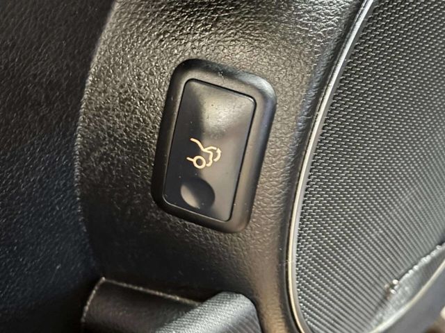 2013 Mercedes-Benz C-Class 4dr Sedan C 300 Sport 4MATIC - 23001188 - 11