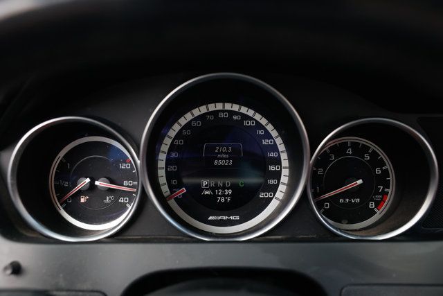 2013 Mercedes-Benz C-Class 4dr Sedan C63 AMG RWD - 22972674 - 32