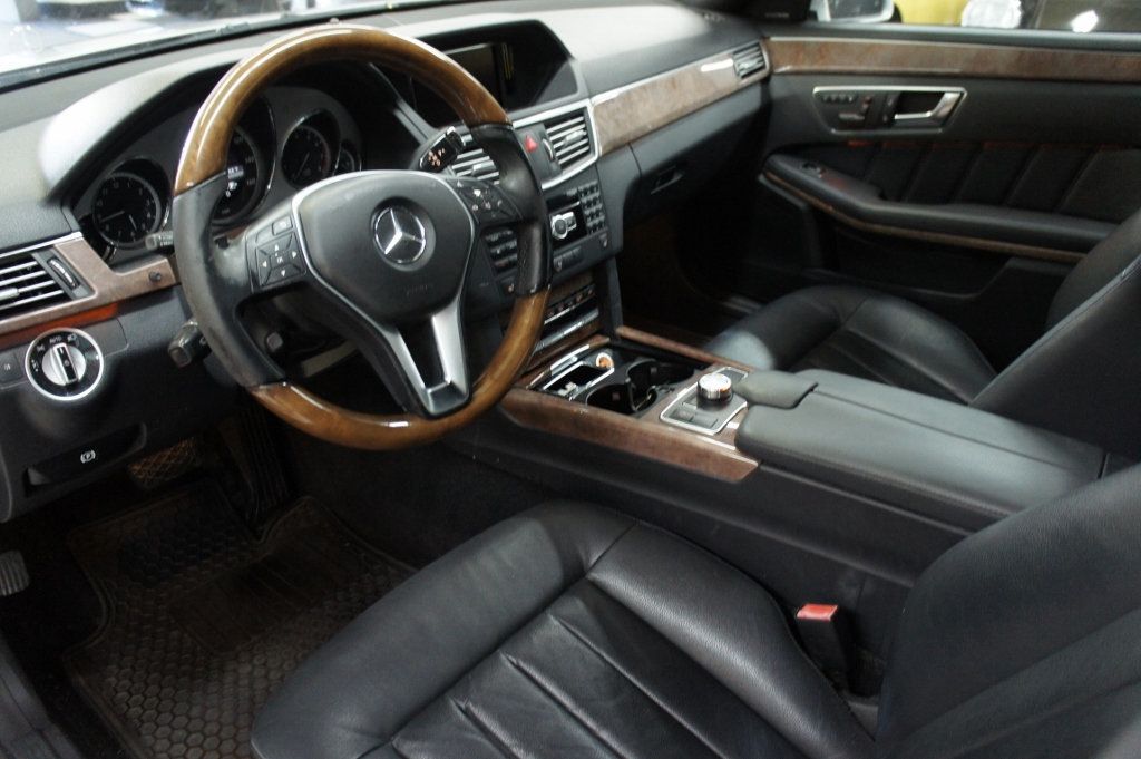 2013 Mercedes-Benz E-Class 4MATIC Wagon, Sport Package, Premium 01 Package - 23010392 - 30
