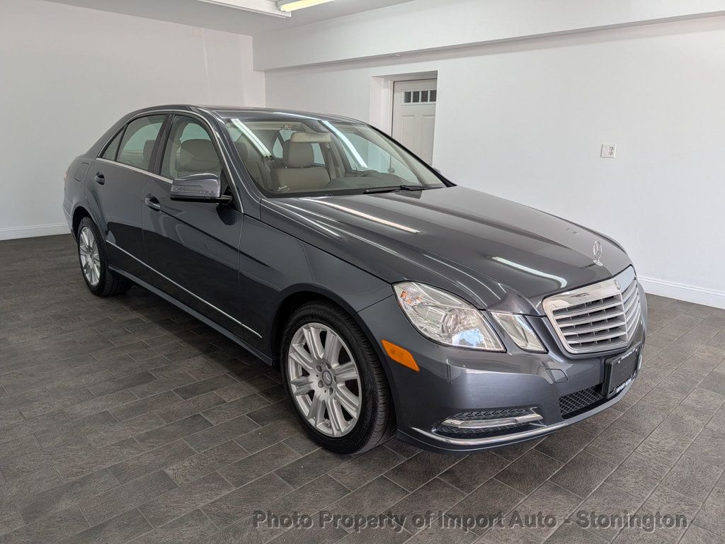 2013 Mercedes Benz E Sedan 4MATIC photo 3