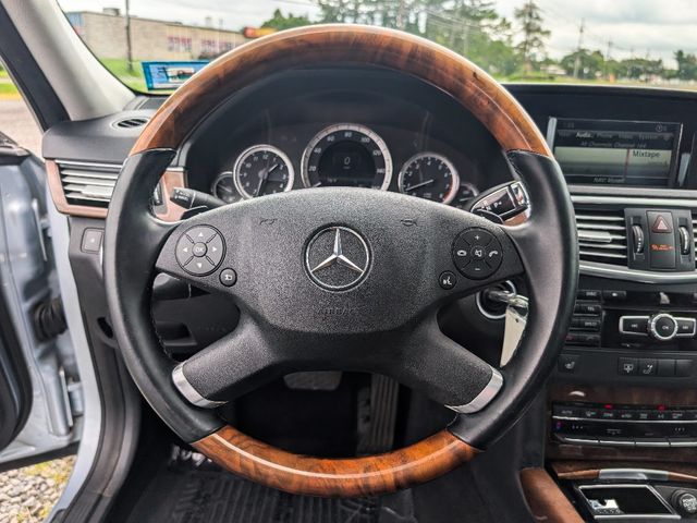 2013 Mercedes-Benz E-Class Luxury - 23073219 - 22