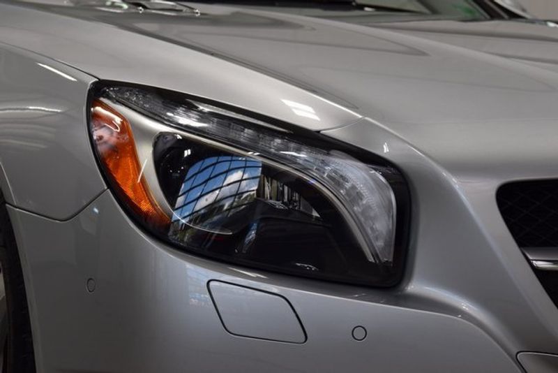 2013 Mercedes Benz SL 550 photo 10