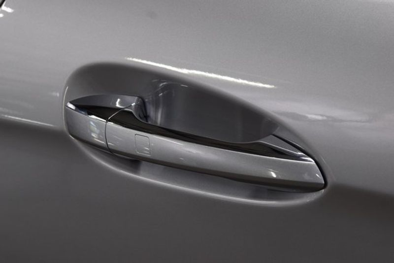 2013 Mercedes Benz SL 550 photo 16