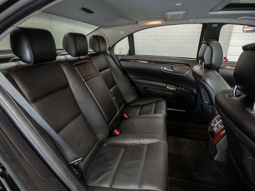 2013 Mercedes Benz S 550 4MATIC photo 28