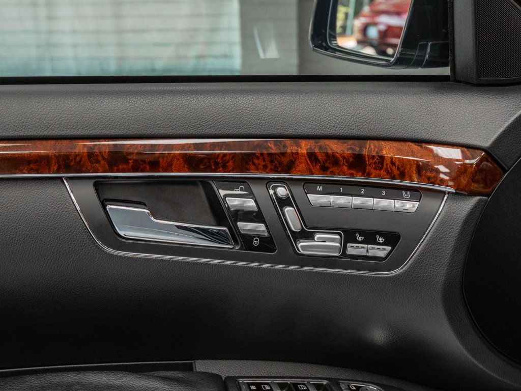2013 Mercedes Benz S 550 4MATIC photo 30