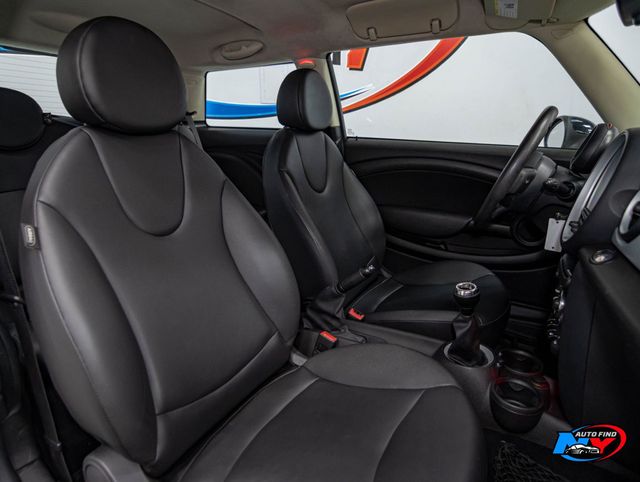 2013 MINI Cooper Hardtop 2 Door CLEAN CARFAX, 6-SPD MANUAL, HEATED SEATS, COLD WEATHER PKG - 22978347 - 19