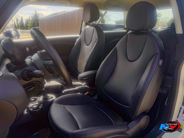 2013 MINI Cooper Hardtop 2 Door CLEAN CARFAX, ALLOY WHEELS, BLK BONNET STRIPES, CENTER ARMREST - 22999471 - 10
