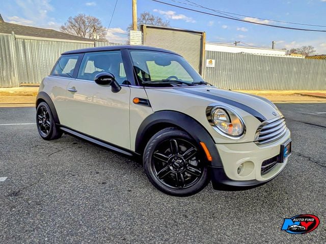 2013 MINI Cooper Hardtop 2 Door CLEAN CARFAX, ALLOY WHEELS, BLK BONNET STRIPES, CENTER ARMREST - 22999471 - 4