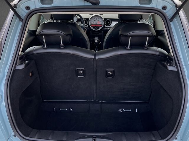 2013 MINI Cooper Hardtop 2 Door CLEAN CARFAX, ICE BLUE, PAN SUNROOF, HEATED SEATS, PREMIUM PKG - 23028880 - 12