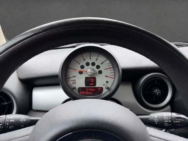 2013 MINI Cooper Hardtop 2 Door CLEAN CARFAX, ICE BLUE, PAN SUNROOF, PREMIUM PKG, HEATED SEATS - 23050539 - 19
