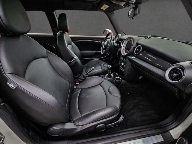 2013 MINI Cooper S Clubman CLEAN CARFAX, 6-SPD MANUAL, PAN SUNROOF, NAVI, HEATED SEATS  - 23003379 - 4