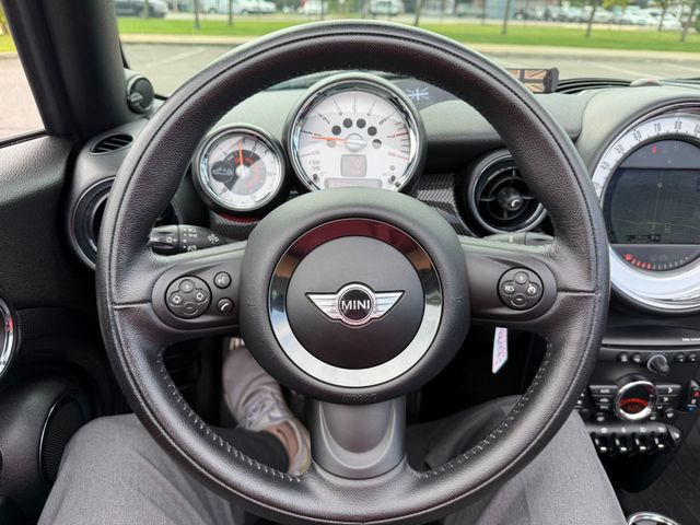 2013 MINI Cooper S Convertible CLEAN CARFAX, CONVERTIBLE, 6-SPD MANUAL, NAVI, PREMIUM, TECH PKG - 23079674 - 4