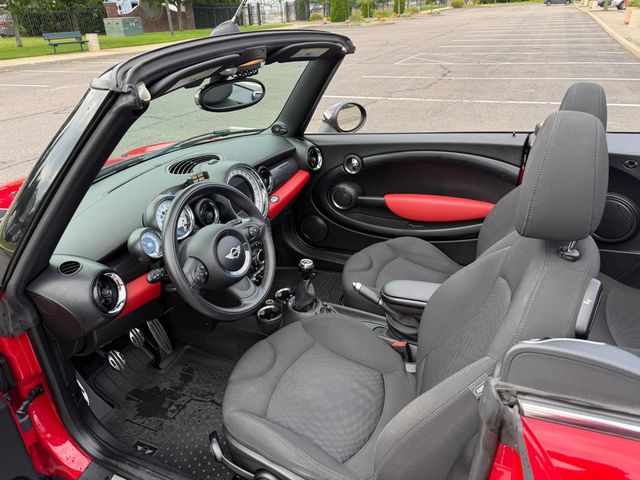 2013 MINI Cooper S Convertible CLEAN CARFAX, CONVERTIBLE, 6-SPD MANUAL, NAVI, PREMIUM, TECH PKG - 23079674 - 6
