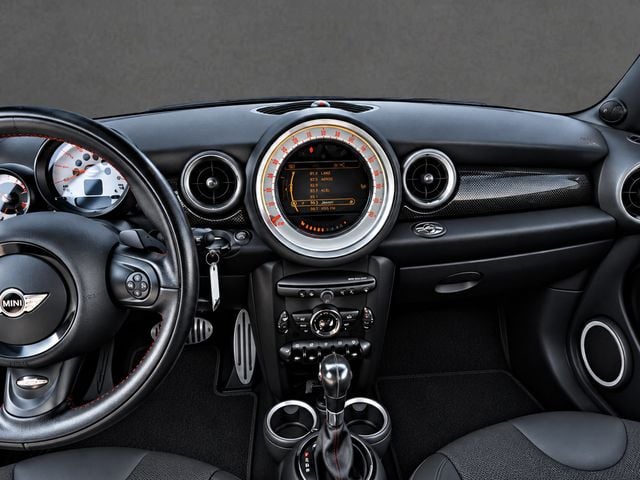 2013 MINI Cooper S Convertible CLEAN CARFAX, CONVERTIBLE, JCW INTERIOR, HEATED SPORT SEATS - 23095334 - 2